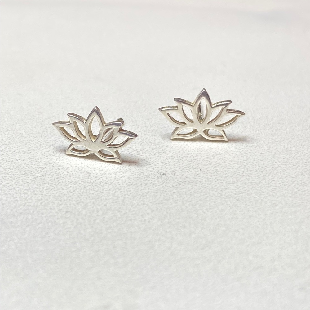 Solid Sterling Silver Lotus Earrings 925